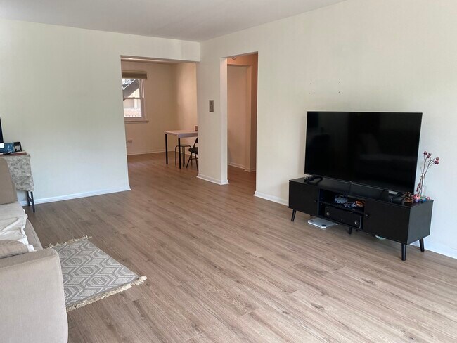Foto del edificio - 6587 N Northwest Hwy
