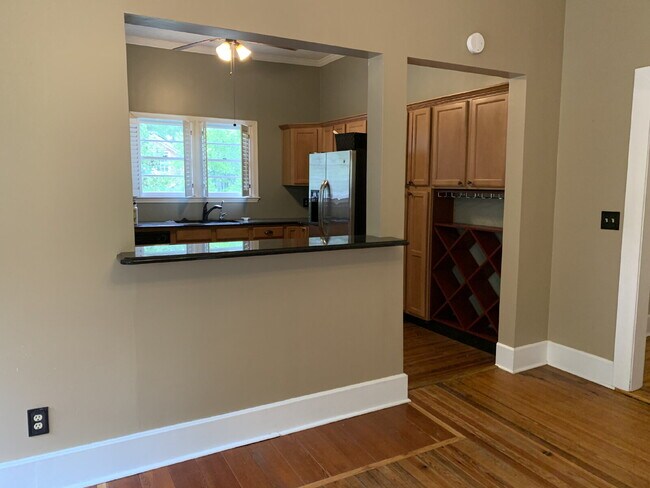 Foto del edificio - Stunning Renovated 4-Bedroom Home in Lakebottom with Screened Porch & Prime Location Near Fort Mo...
