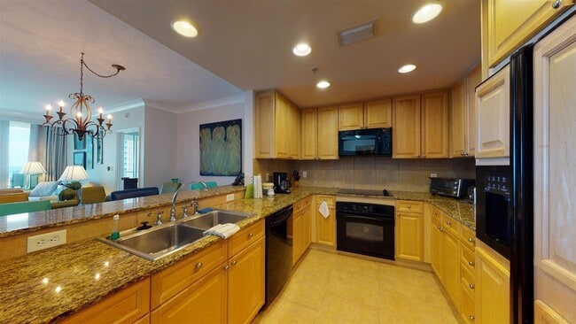 Building Photo - 10 Portofino Dr