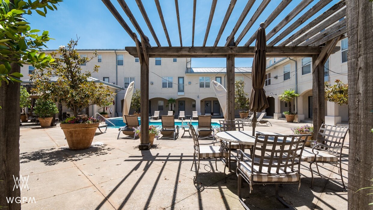 Gilbert Terrace Residenence Apartments in Dallas, TX