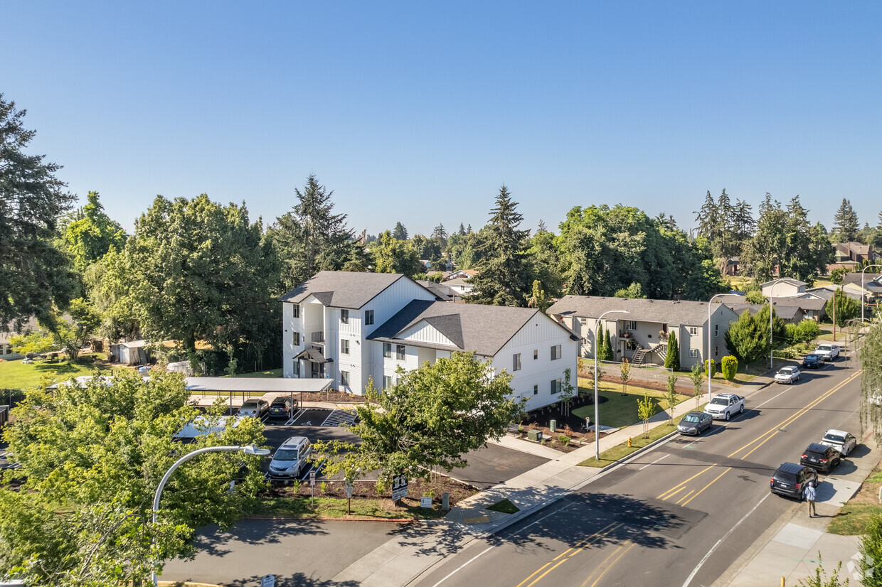 Aerial Photo - 5th Street Apartments