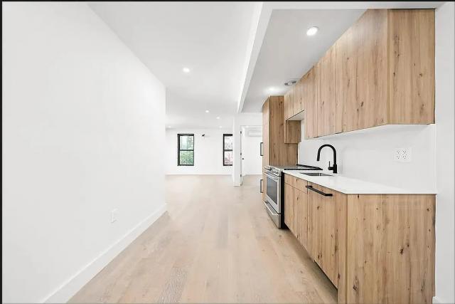Building Photo - 3 bedroom in New York NY 10002