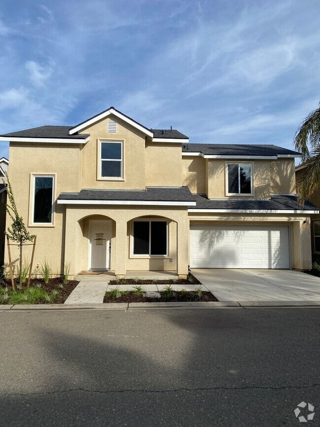 Building Photo - 3642 San Onofre Ave