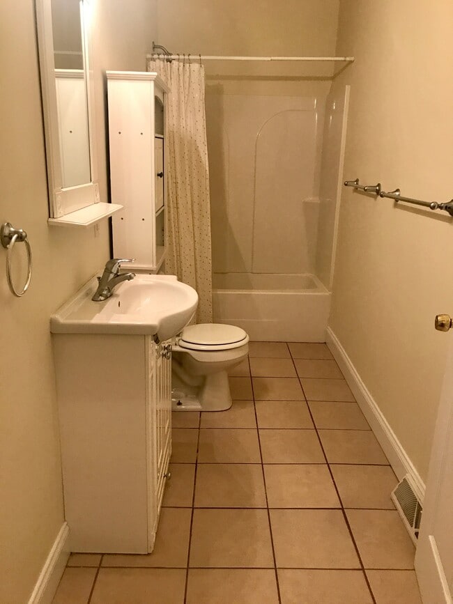 Full Bath - 169 Pius St
