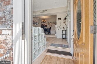 Building Photo - 107 Highshire Ct