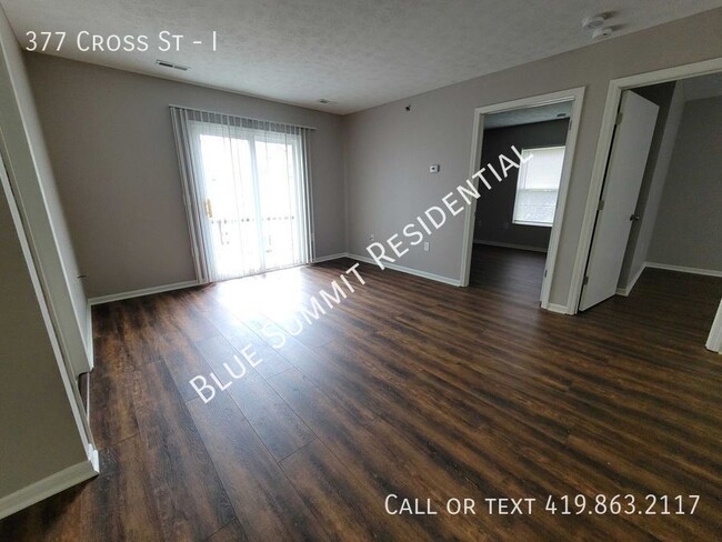 Building Photo - 377 Cross St