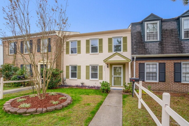 Foto del edificio - 5213 Clover Hill Dr