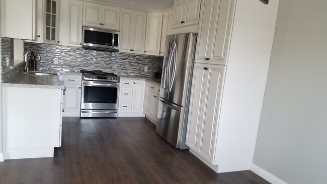 Kitchen with pantry - 446 Monterey Blvd