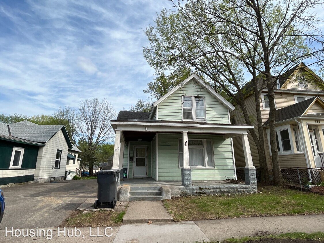 Primary Photo - 4 br, 1 bath House - 840 4th St E