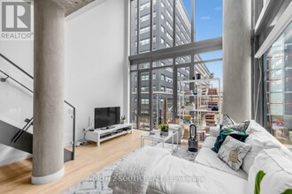 Building Photo - 95 Bathurst St