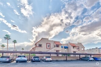 Building Photo - 4150 Sanderling Cir