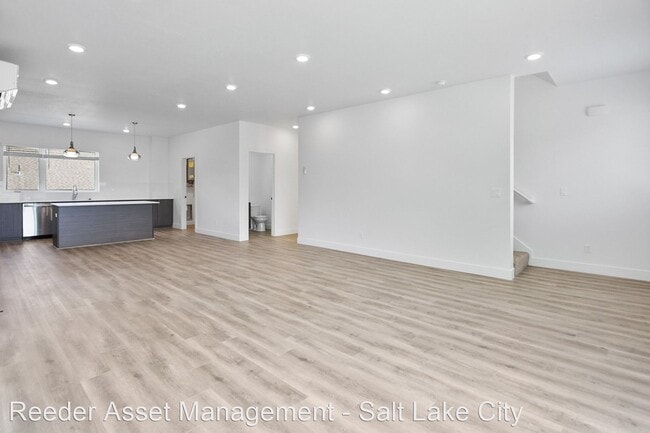 Building Photo - 3 br, 3.5 bath House - 736 South 300 East #B
