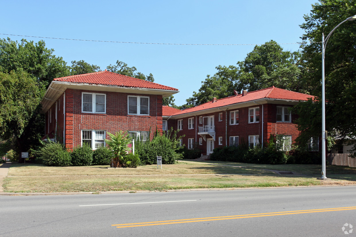 Primary Photo - The Grand Apartments