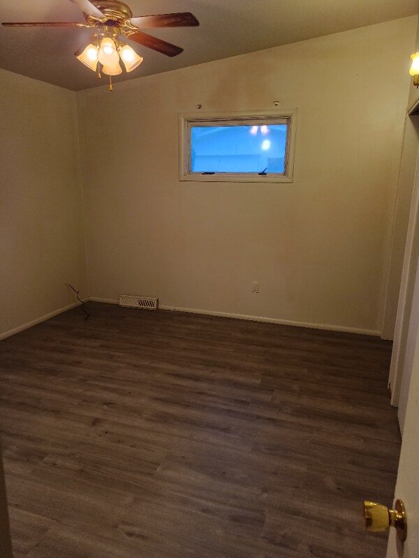 Foto del edificio - 1527 Diamond Ave NE