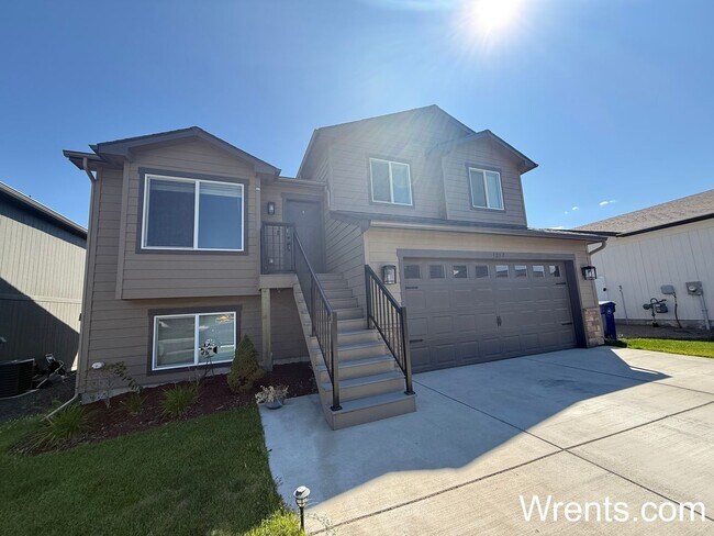 Foto del edificio - Beautiful Newer Home in Greenacres - Centr...