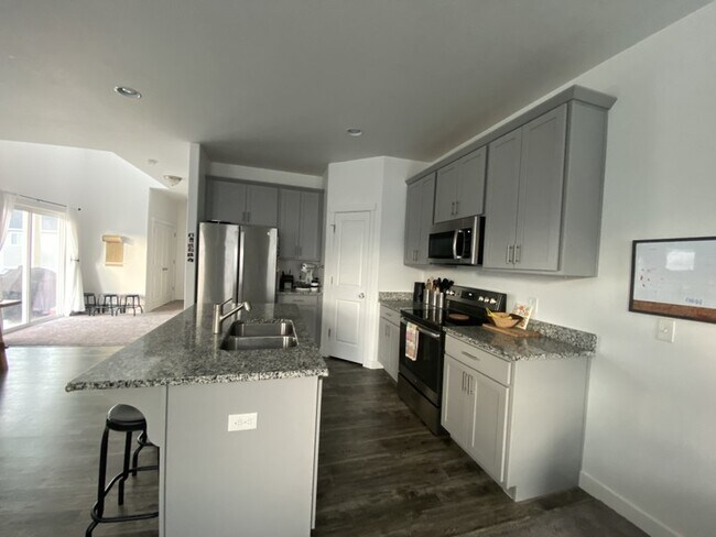 Building Photo - 15289 S Tack Way