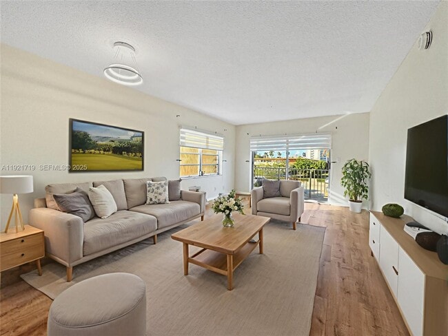 Building Photo - 2200 E Hallandale Beach Blvd