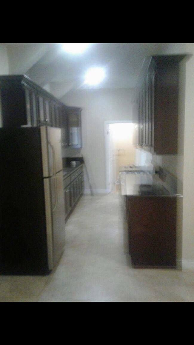 Foto del edificio - 2425 Hunter St