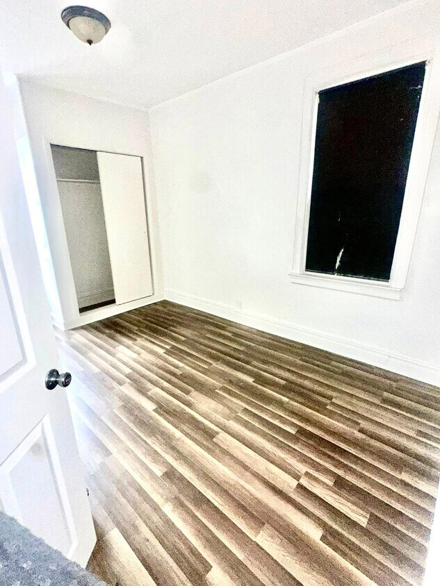 Foto del edificio - 258 Winfield Ave