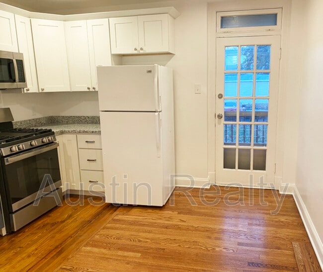 Building Photo - 4021 Dover Pl