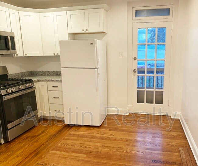 Foto del edificio - 4021 Dover Pl