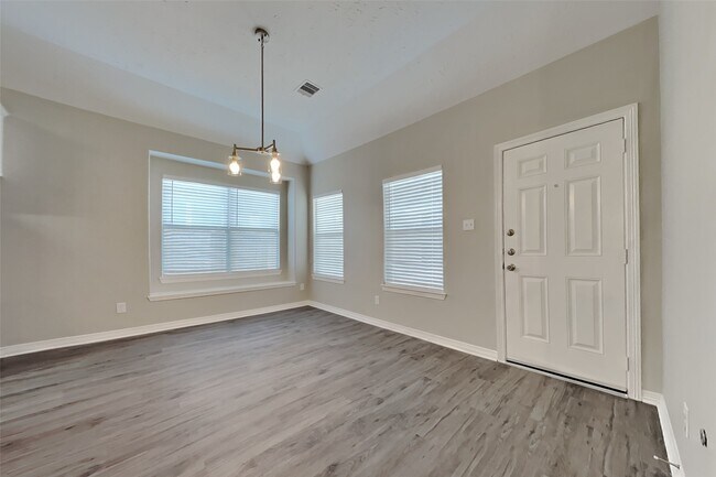 Foto del edificio - 2200 Jefferson Crossing Dr