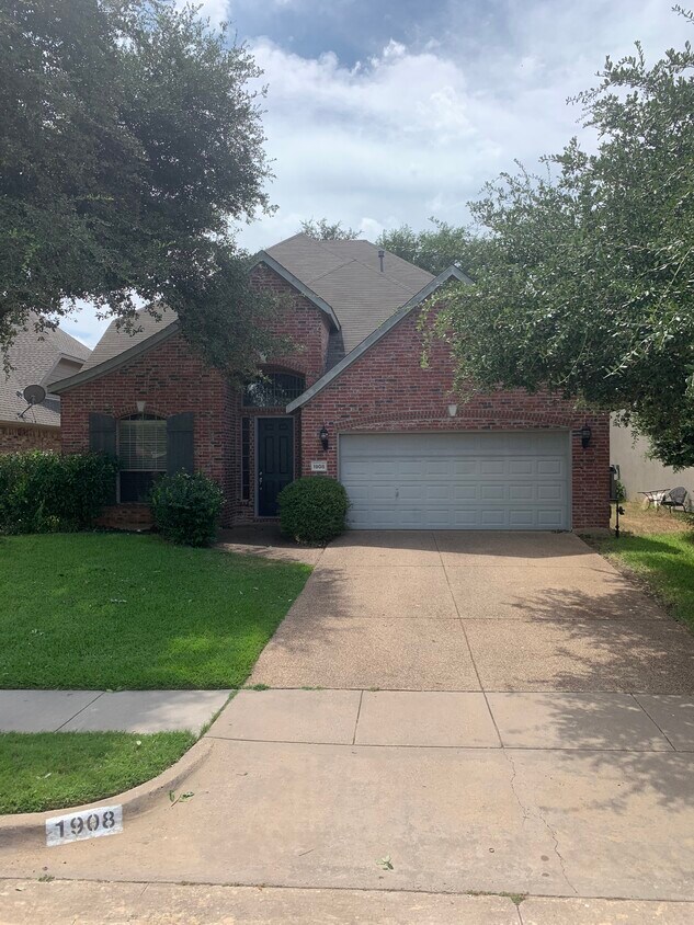 Foto principal - 1908 Bentwood Ct