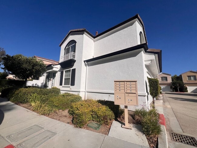 Building Photo - 27934 Crown Ct Cir