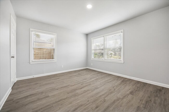 Foto del edificio - 5139 Enyart St