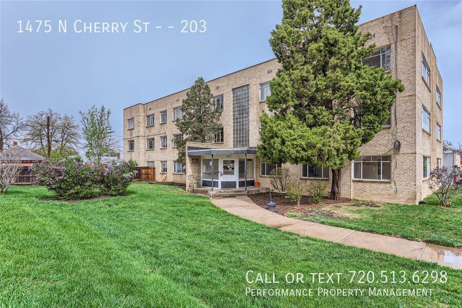 Primary Photo - 1475 N Cherry St