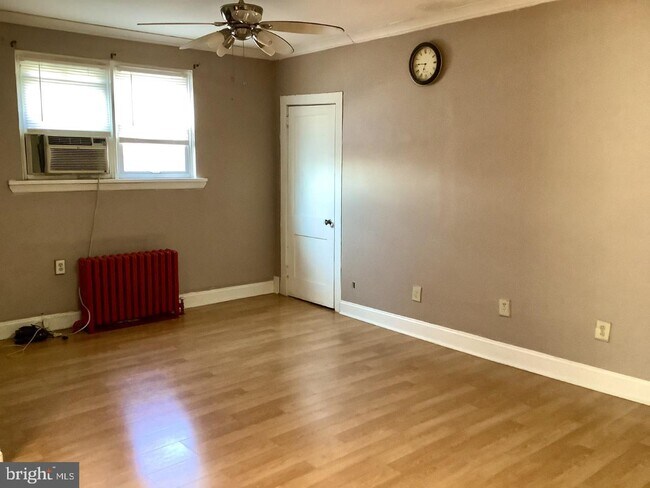 Foto del edificio - 622 W Maple Ave