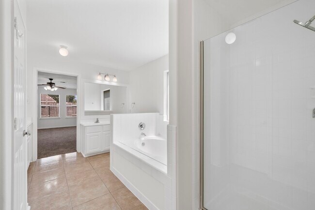 Foto del edificio - 8514 Windy Thicket Ln