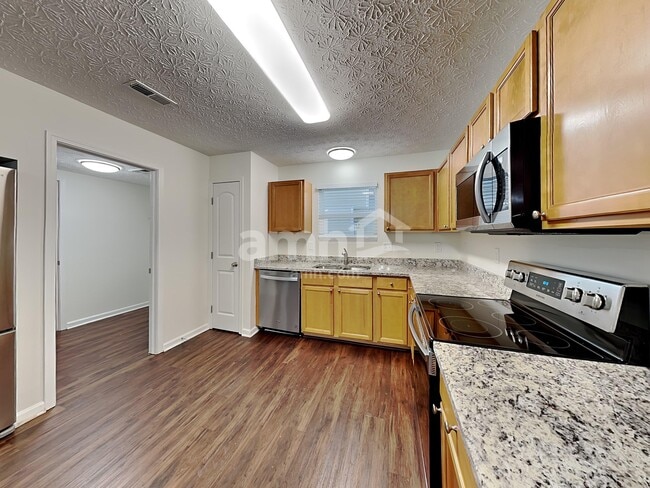 Building Photo - 1395 Ithaca Dr