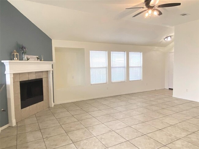 Building Photo - 5634 Park Village Dr