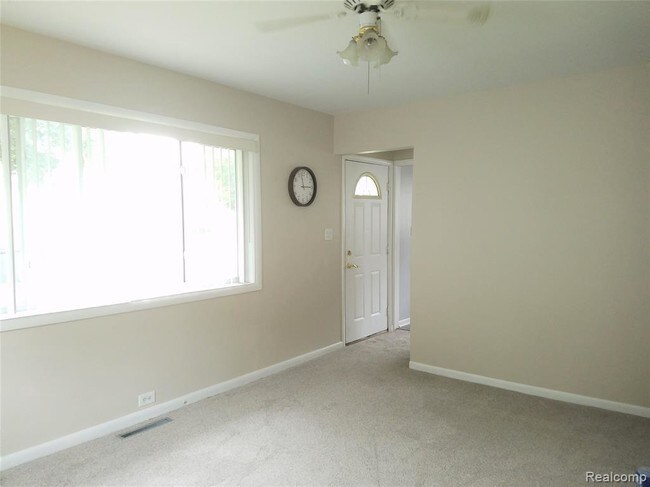 Building Photo - 95 W Shevlin Ave