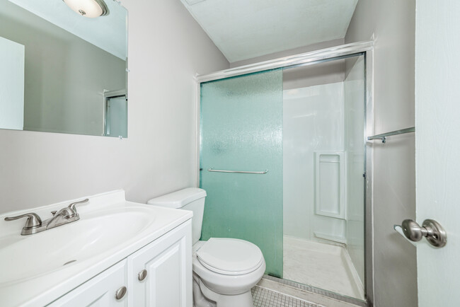 Brand New Full Baths - Finneytown Apartments