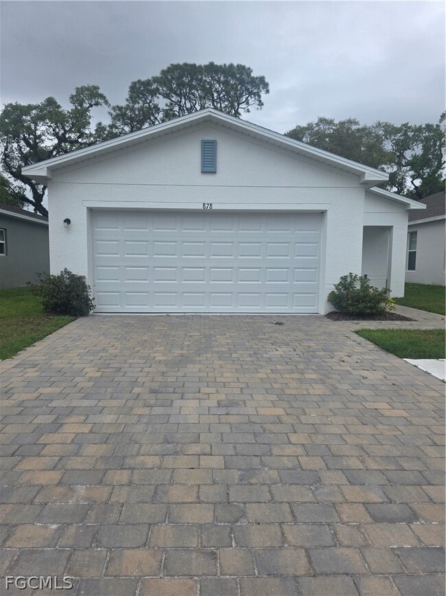 Building Photo - 878 Friendship Cir