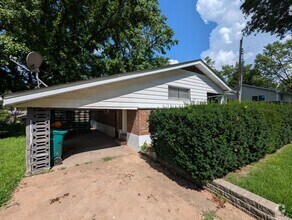Building Photo - 9935 Ashmont Dr