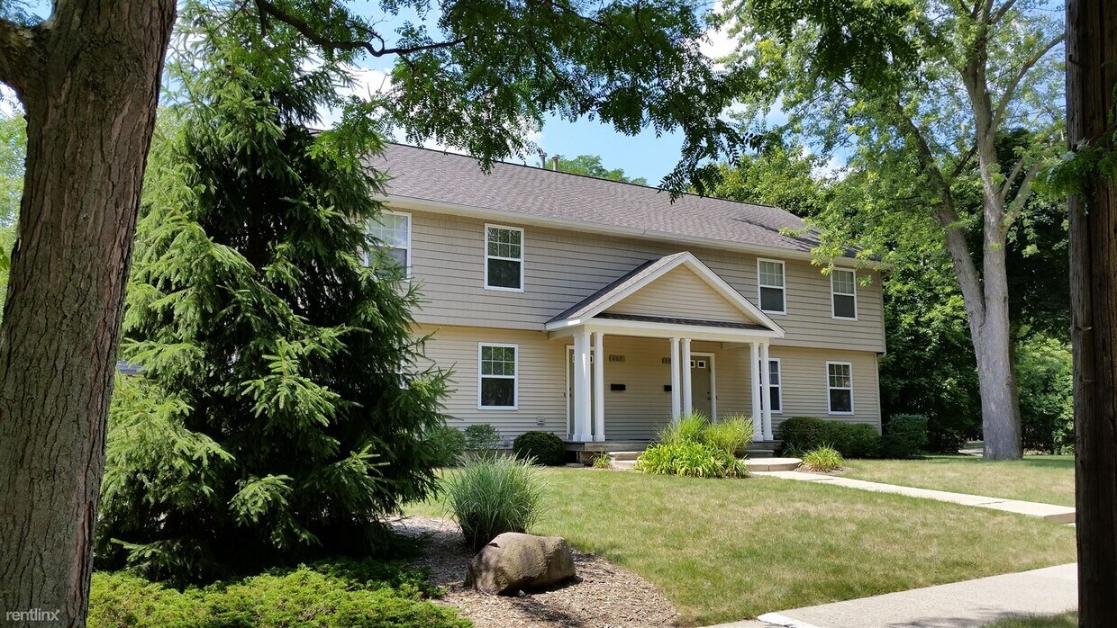 Primary Photo - 5 br, 2.5 bath House - Lincoln Ave. at Hil...