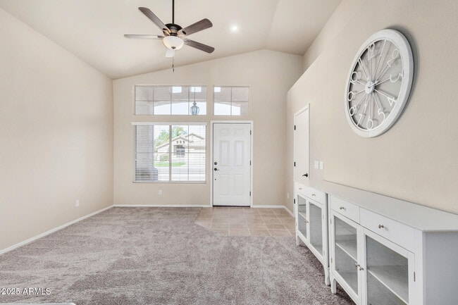 Foto del edificio - 2283 E Torrey Pines Pl