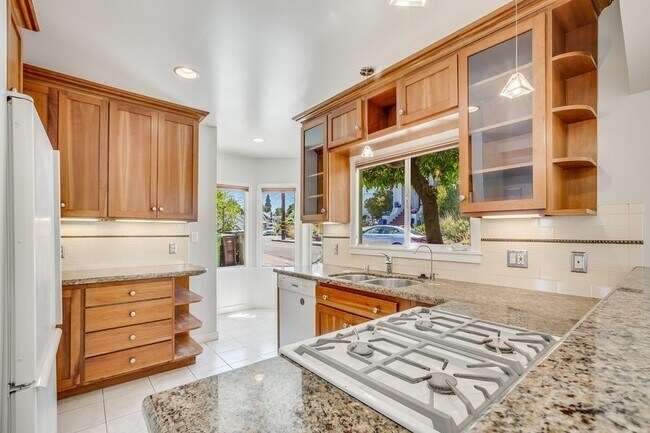 Photo - 816 Everett Ave House