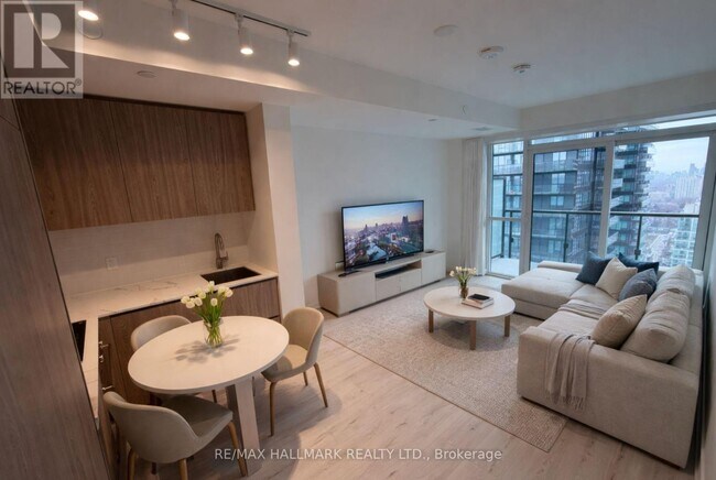 Photo du bâtiment - 110 Broadway Ave