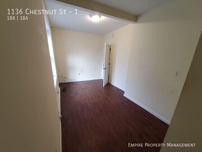 Building Photo - 1136 Chestnut St