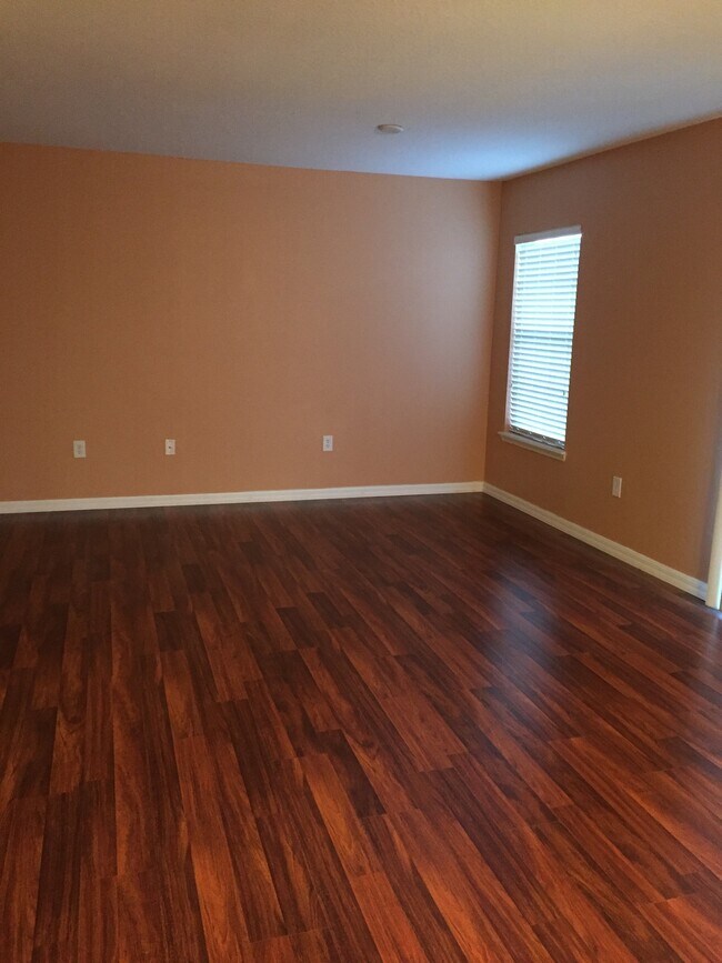 Sala de estar - 4045 Pemberly Pines Cir
