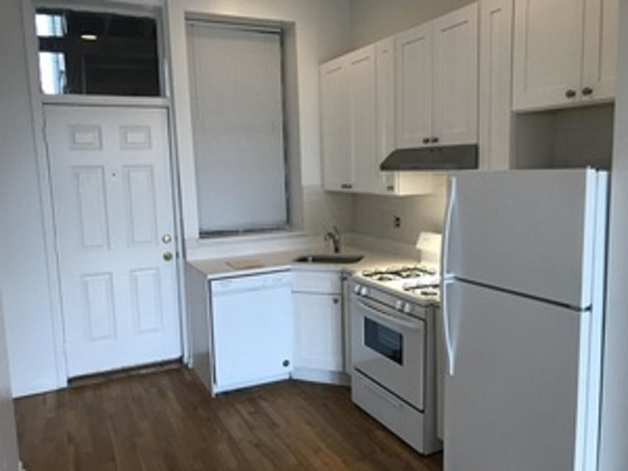 Primary Photo - 351 W Oak St