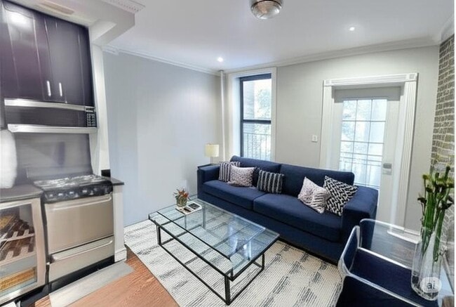 Building Photo - 221 Mott St