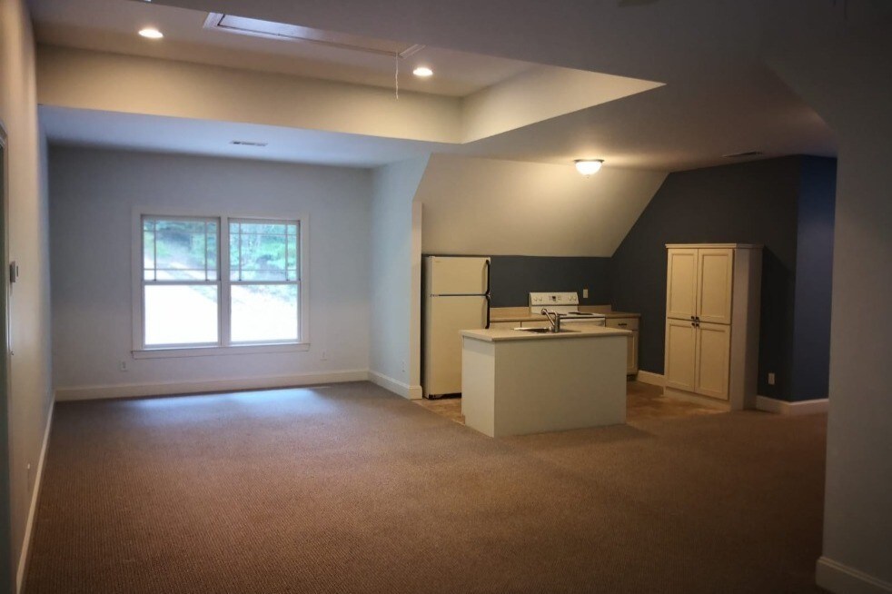 200 Grogans Lake Point, Atlanta, GA 30350 Apartments at 200 Grogans