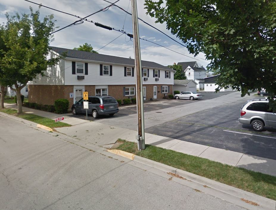 Front - 132 S Center St
