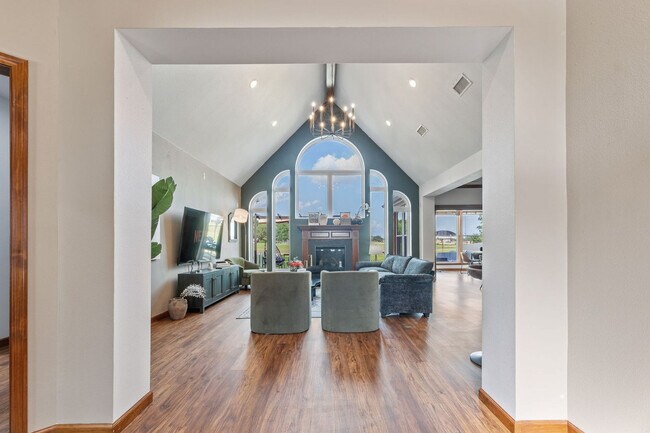 Building Photo - 7724 Golfhill Dr