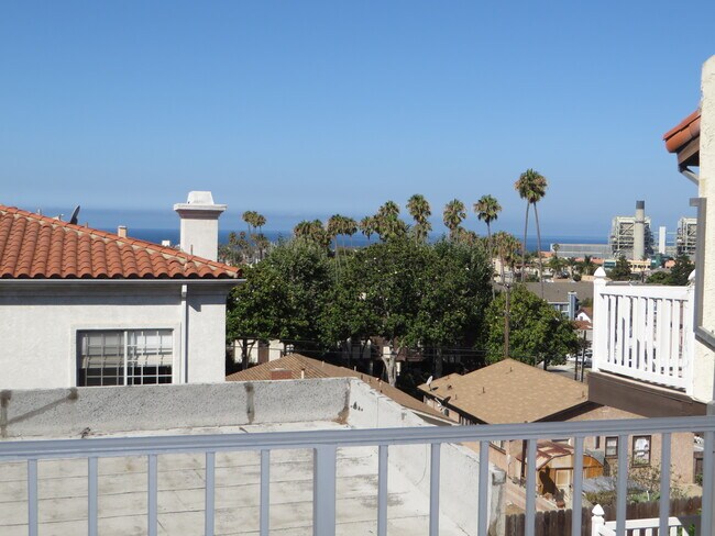 Foto del edificio - 623 N Juanita Ave